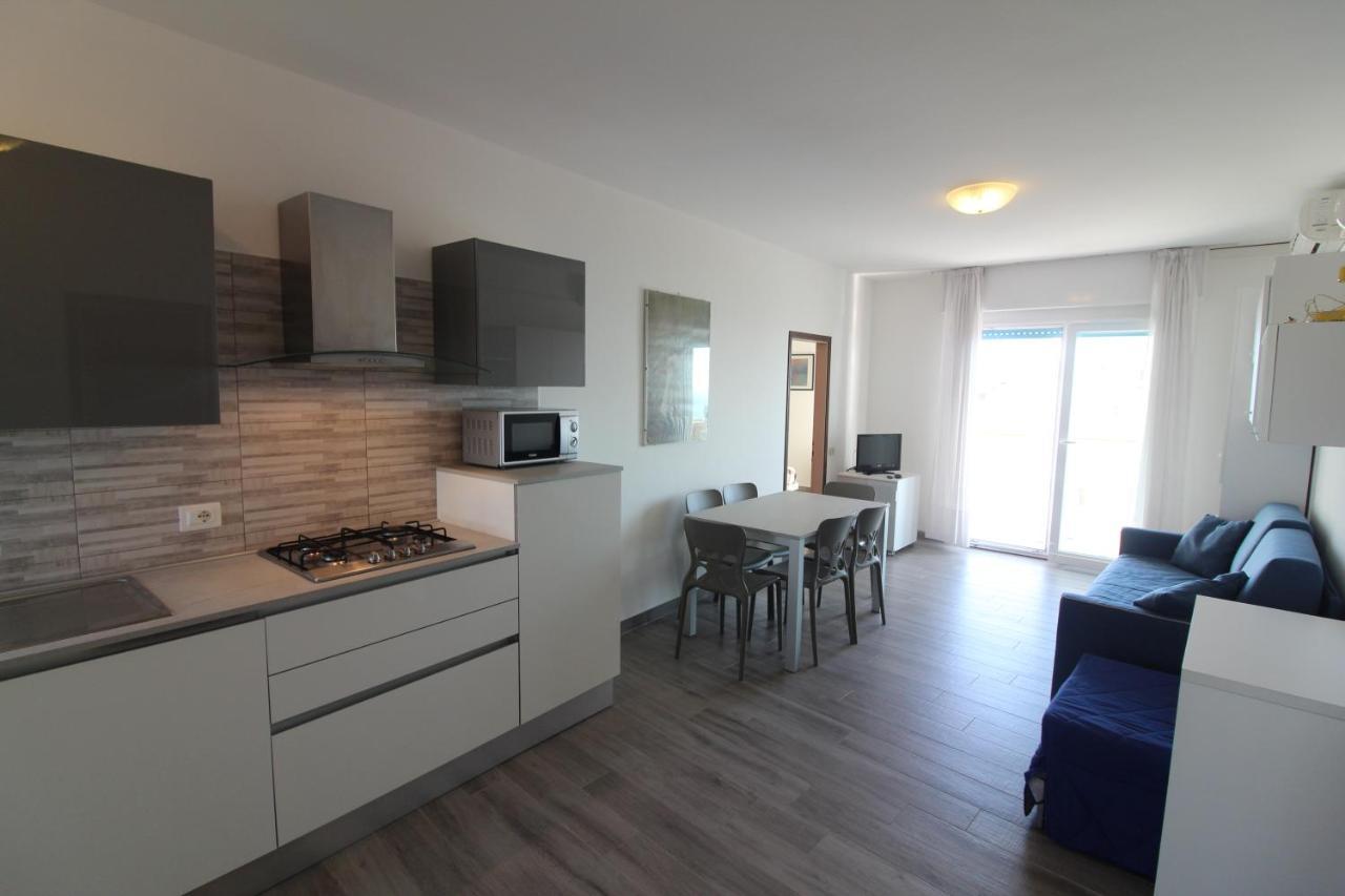 Appartamenti Puerto Do Sol Lignano Sabbiadoro Exterior foto