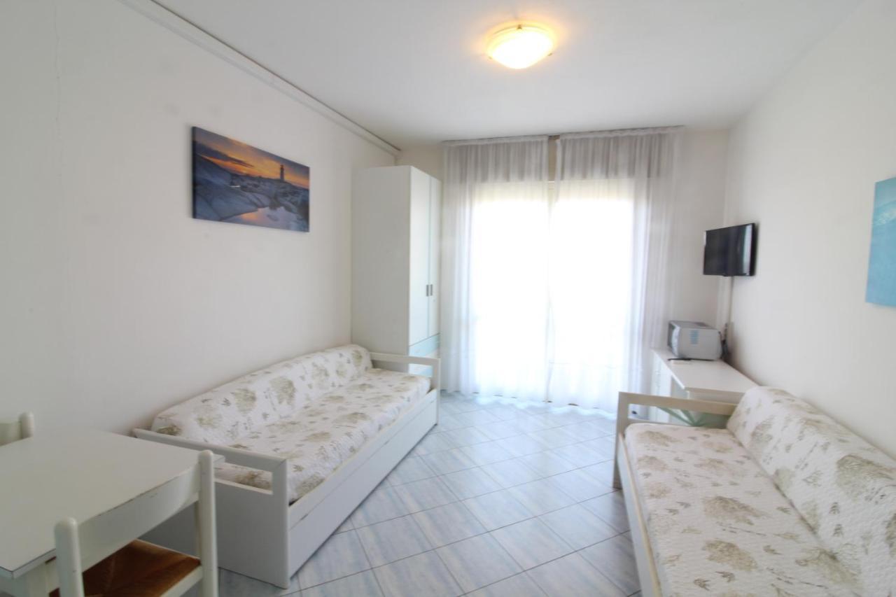 Appartamenti Puerto Do Sol Lignano Sabbiadoro Exterior foto
