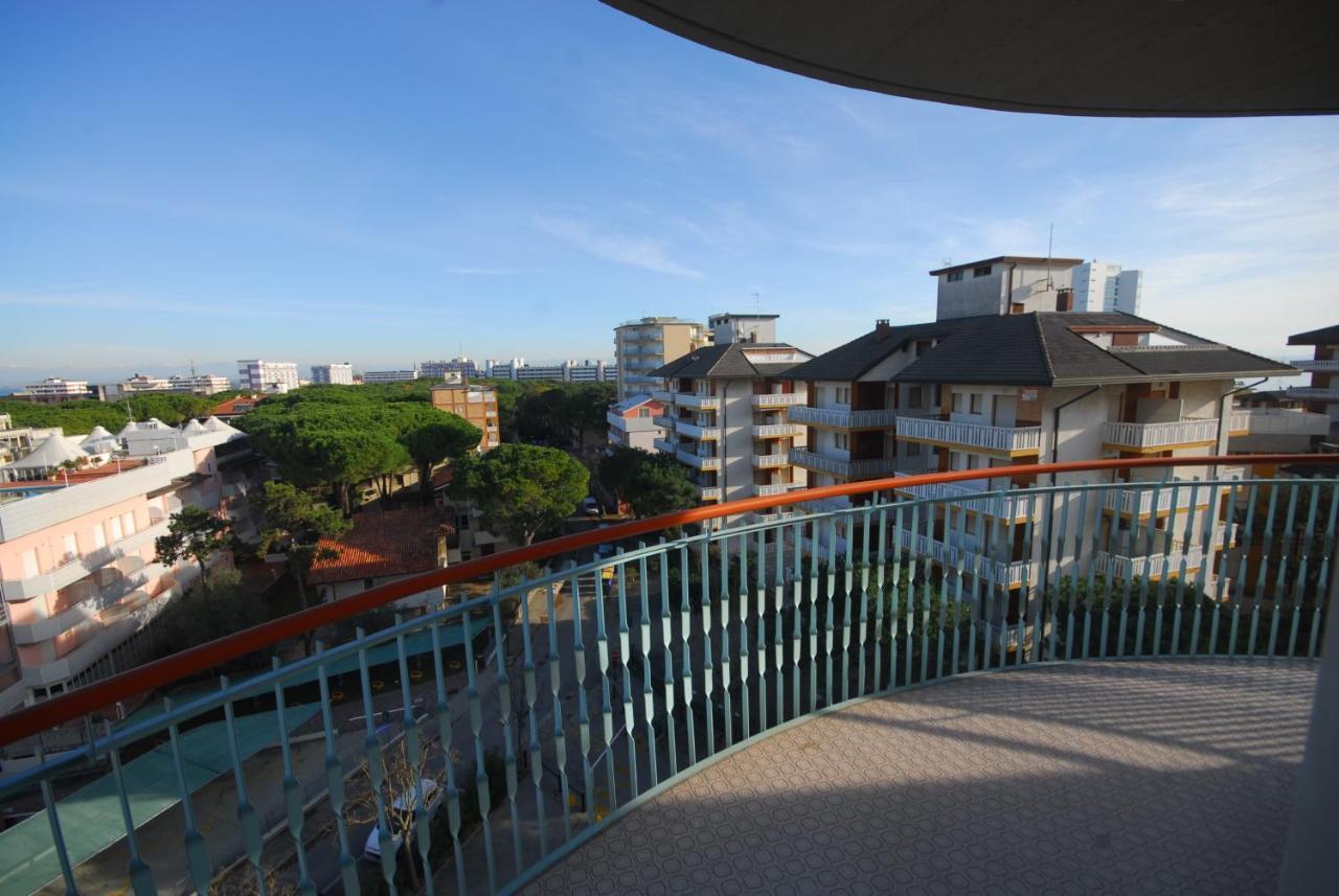 Appartamenti Puerto Do Sol Lignano Sabbiadoro Exterior foto