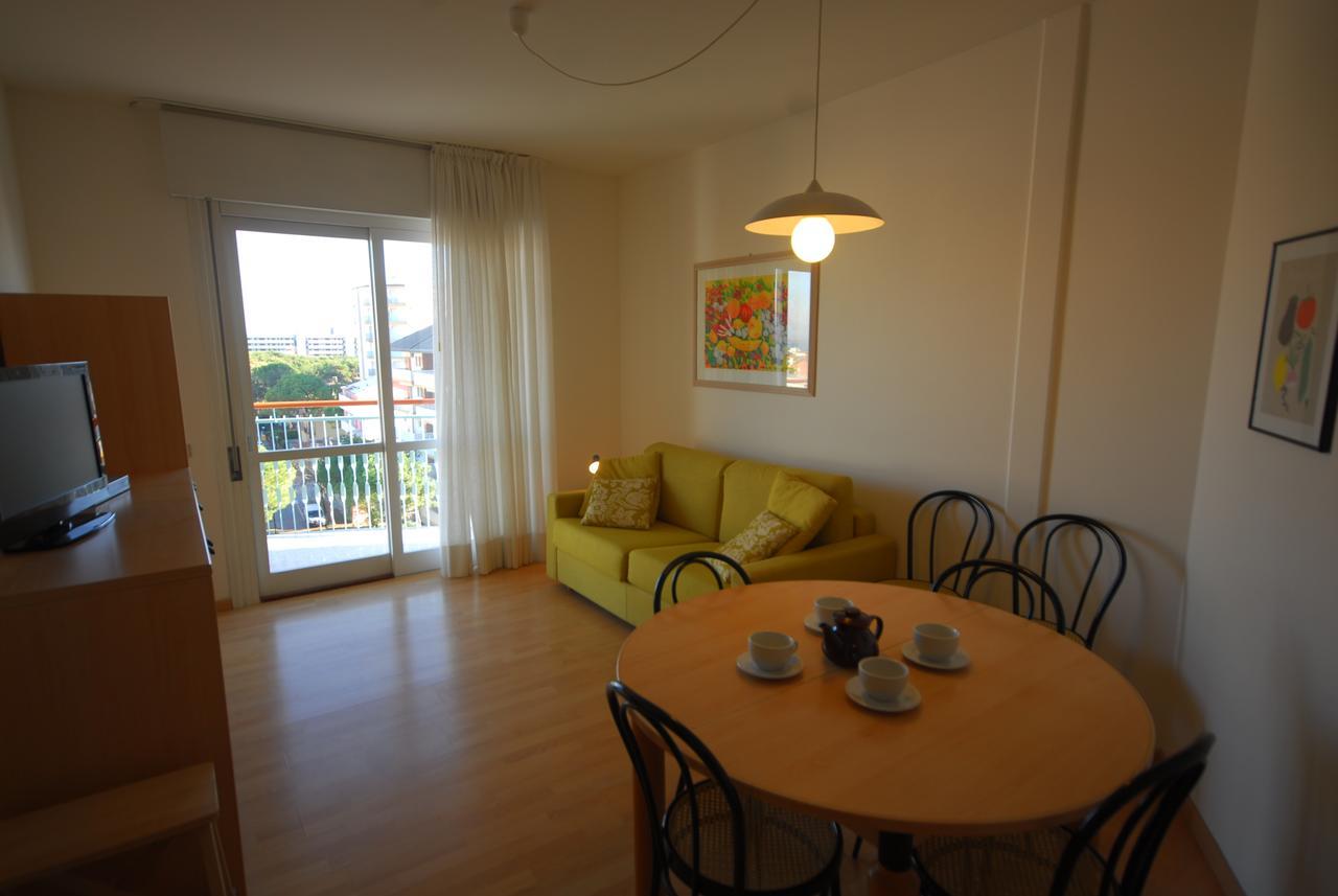 Appartamenti Puerto Do Sol Lignano Sabbiadoro Exterior foto